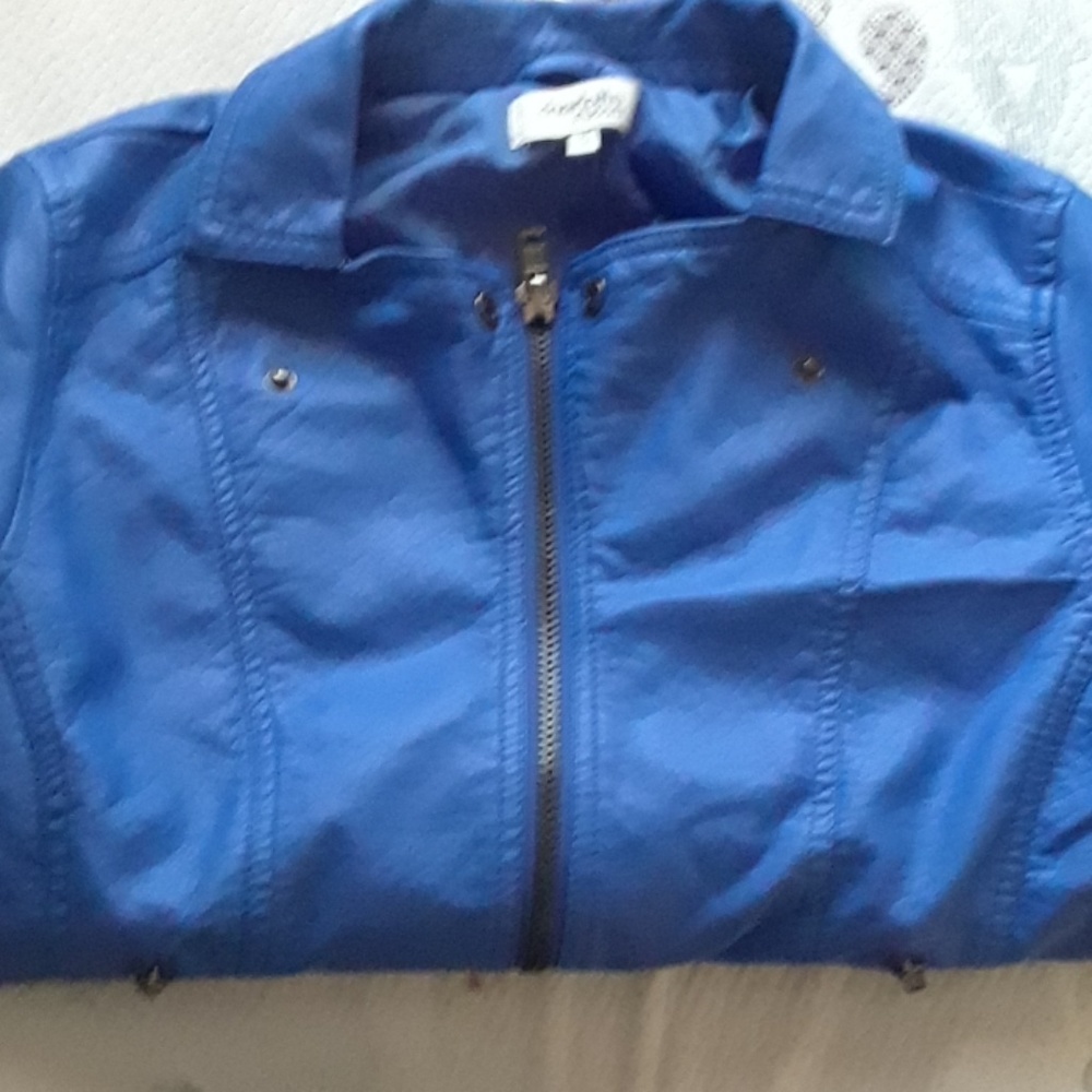 Leather jacket - Picture 2 of 4